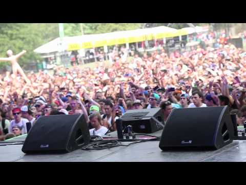 CHIEF KEEF – TURNS UP @ LOLLAPALOOZA ( SHOT BY GBE FILMS/HI-DEF )
