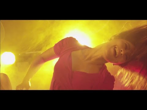 Hiphop Tamizha – Club le Mabbu le (Official Music Video)