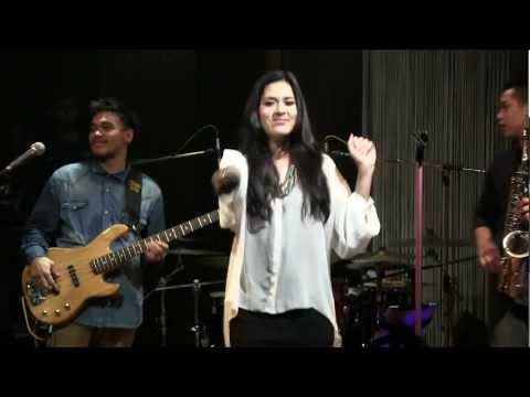 Raisa with BLP – Could It Be @ Mostly Jazz 12/07/12 [HD]