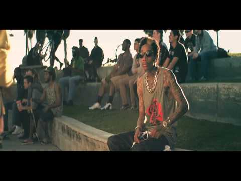 Wiz Khalifa – Roll Up [Official Music Video]