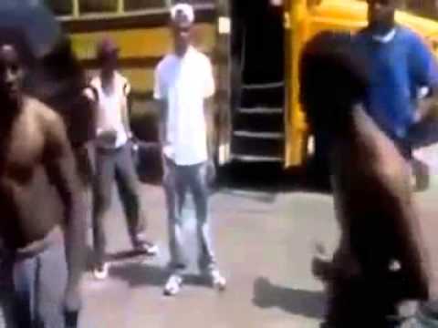 CHIEF KEEF GOES CRAZY IN FIGHT 2013 ! SMASHES GUYS FACE