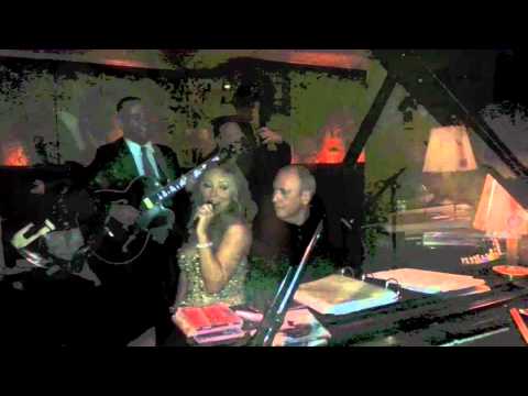 Mariah Carey – An Impromptu Performance at Carlyle Jazz Club