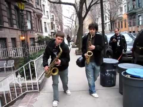 Dueling Saxophones, perfect NYC street music