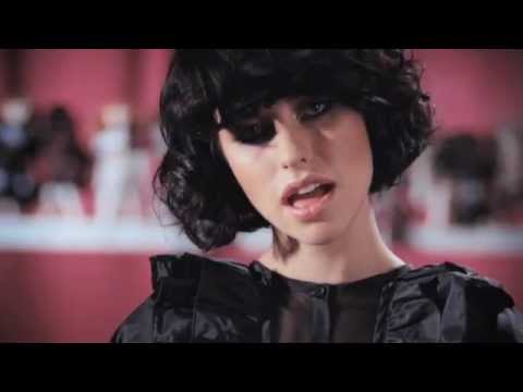 Kimbra – “Settle Down” [Official Music Video]