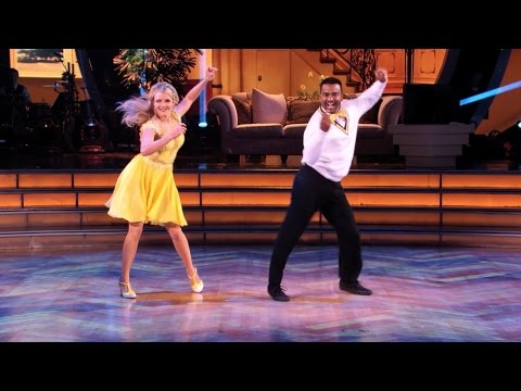 Alfonso & Witney Do The Carlton – Dancing With The Stars